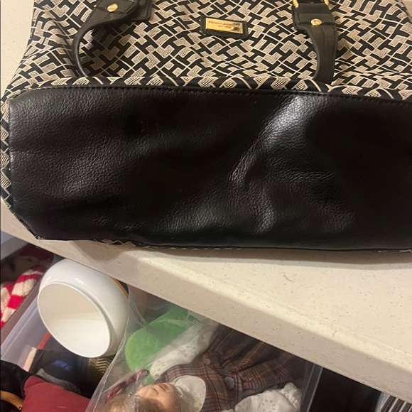 Tommy Hilfiger Black and Cream Geometric Tote - Picture 8 of 10